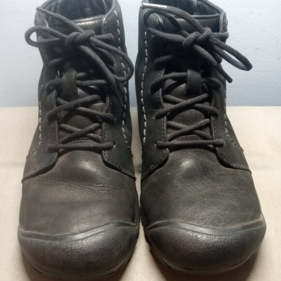 KEEN black leather ankle boots.  Size 8.5 - Picture 1 of 5